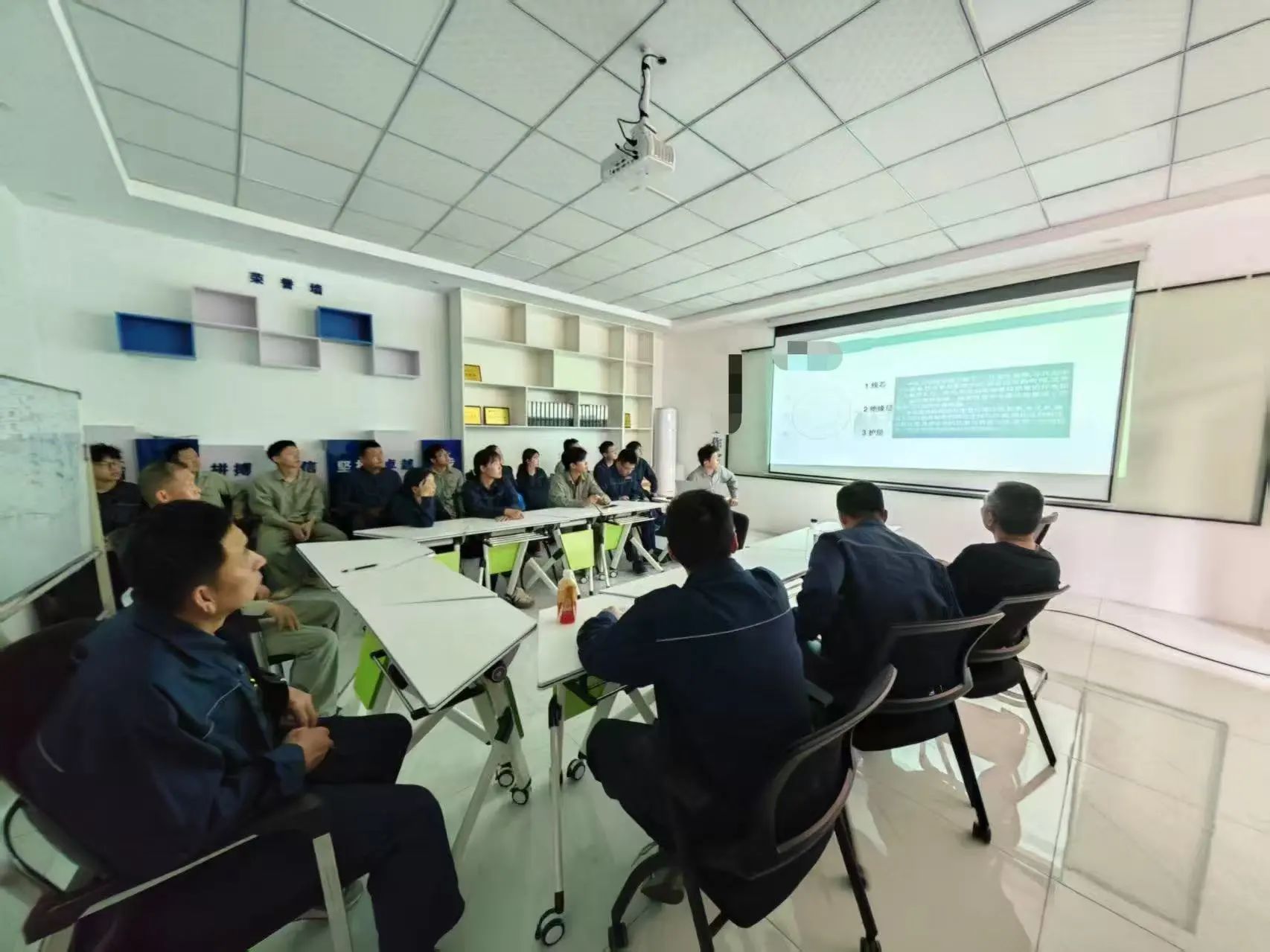 <a href='http://swschina.com/Ppzq/ersted.html'>電纜故障定位儀</a>檢測培訓